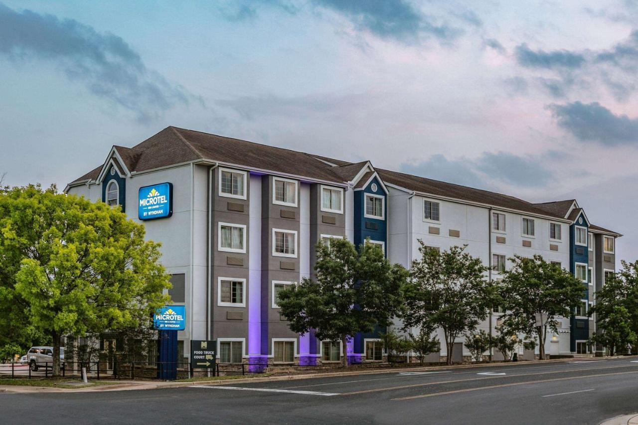 Microtel Inn & Suites By Wyndham Austin Airport Exteriér fotografie